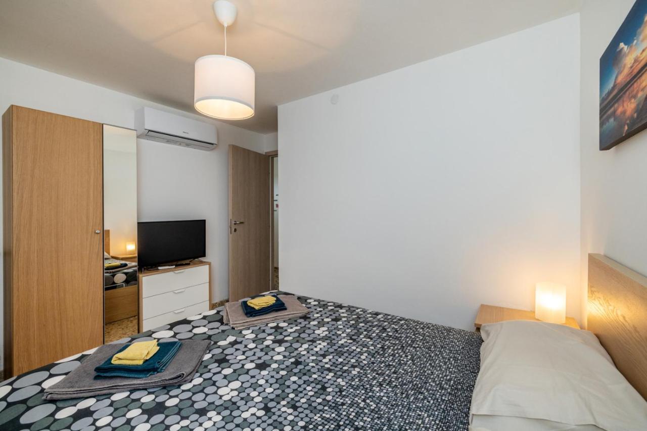 Casa Bell - Appartamento Con Parcheggio Privato E Bike Room Finale Ligure Eksteriør bilde